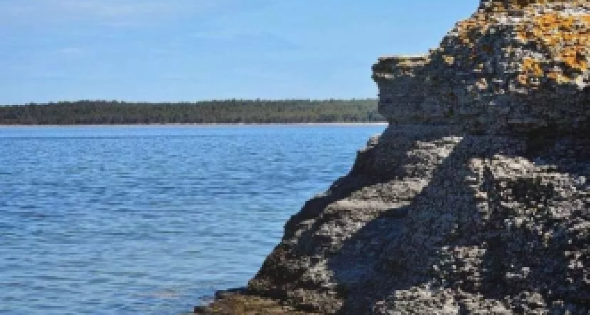 En klippa vid havet
